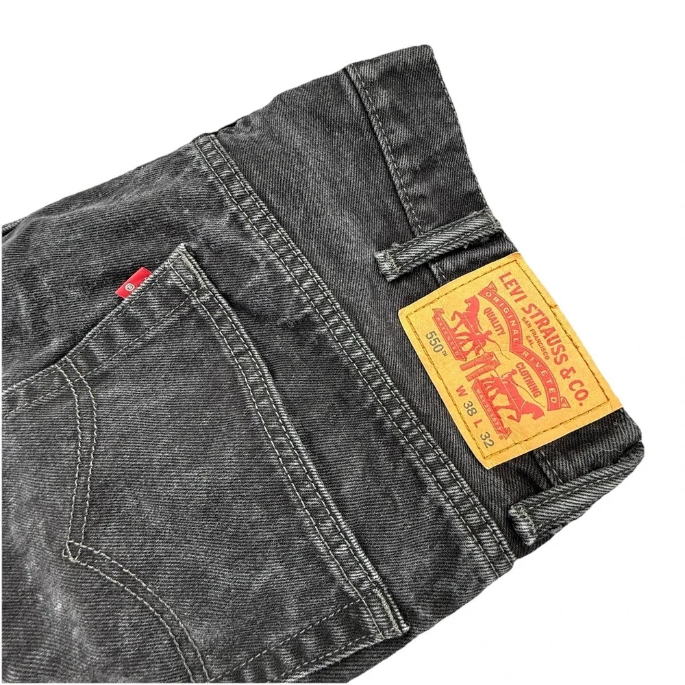 Levis 550 Jeans Mens 38x32 Black Denim Distressed‎ Relaxed Fit Pockets